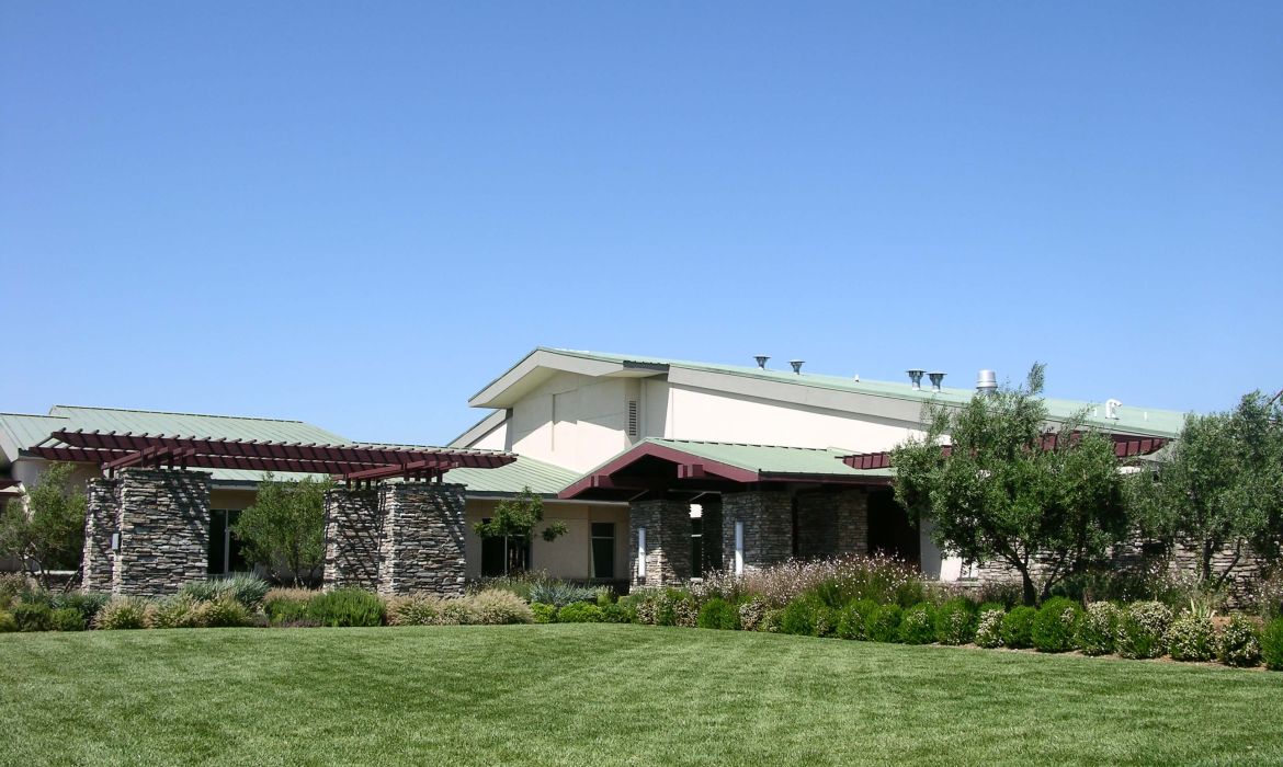tolosa-winery-2_33f283e61c6b92f5e07553e8c98f545a.jpg